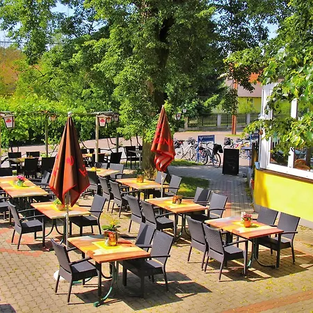فندق Zum Lindenhof 3*