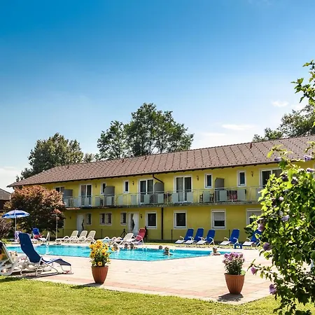 Zum Lindenhof Hotel